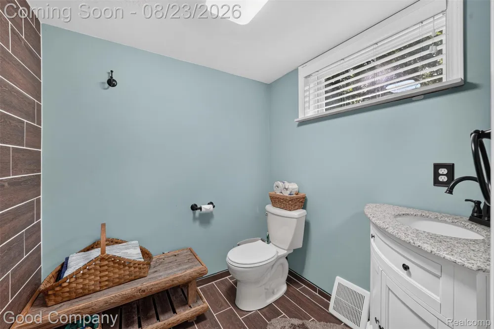 2145 Cole Road Orion Charter Township, MI 48362
