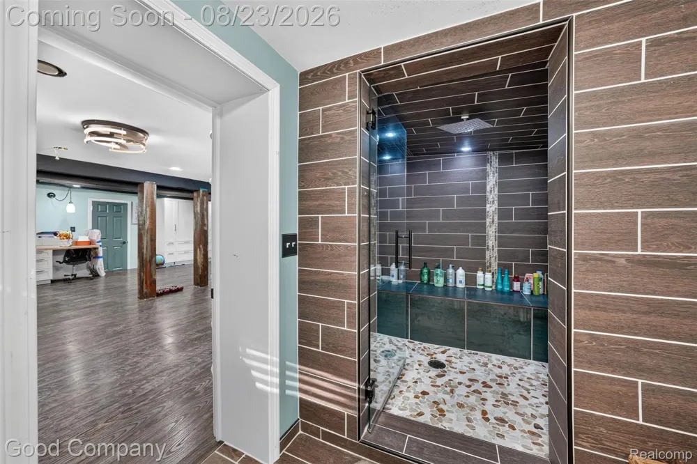 2145 Cole Road Orion Charter Township, MI 48362