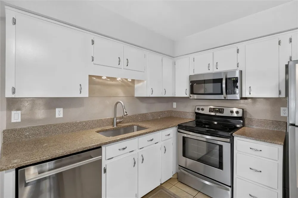 6312 SWEETWATER DRIVE E Lakeland, FL 33811