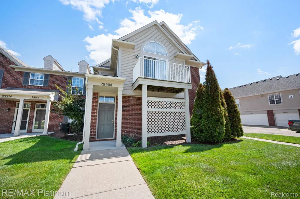 29908 Heritage Parkway #25 Warren City, MI 48092