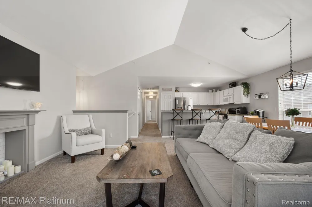 29908 Heritage Parkway #25 Warren City, MI 48092