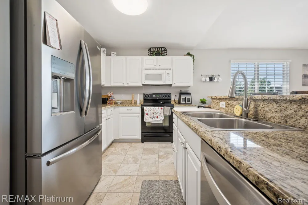 29908 Heritage Parkway #25 Warren City, MI 48092