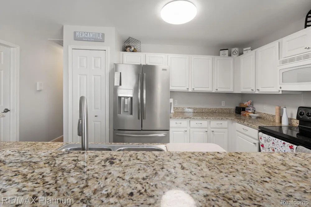 29908 Heritage Parkway #25 Warren City, MI 48092