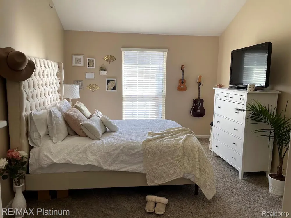 29908 Heritage Parkway #25 Warren City, MI 48092