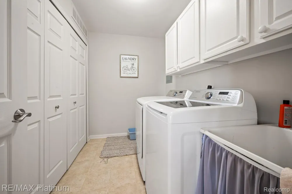 29908 Heritage Parkway #25 Warren City, MI 48092