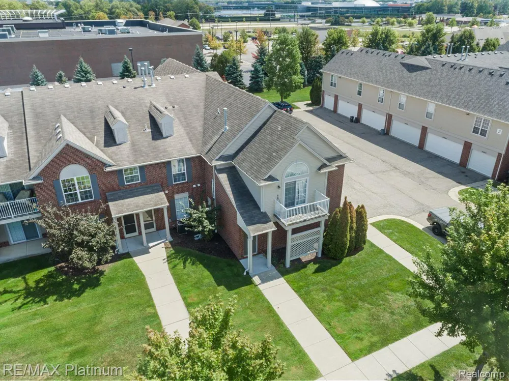 29908 Heritage Parkway #25 Warren City, MI 48092