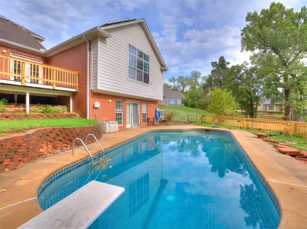 239 Woodview Lane Sapulpa, OK 74066