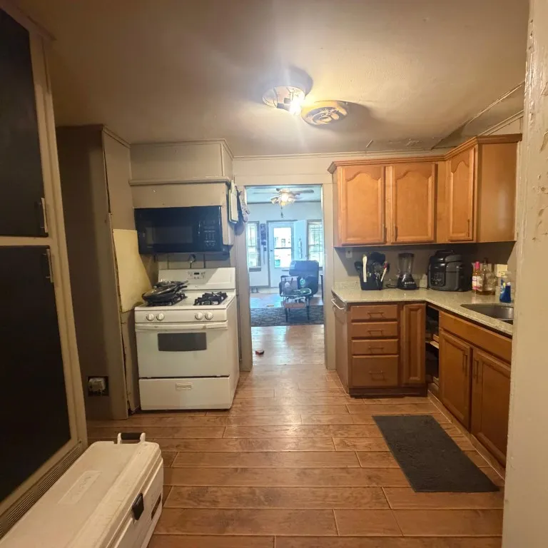 2134 Fredonia Street Muskogee, OK 74403