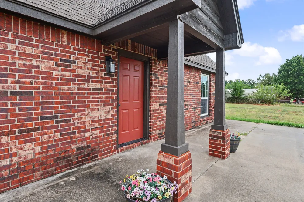 1915 S Lenapah Avenue Skiatook, OK 74070