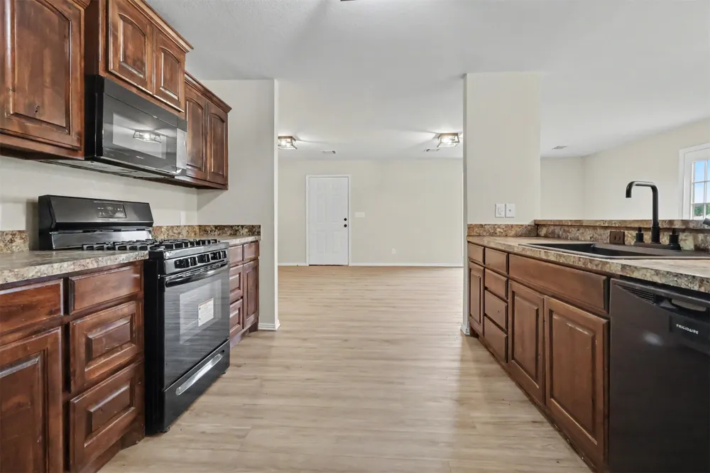 1915 S Lenapah Avenue Skiatook, OK 74070