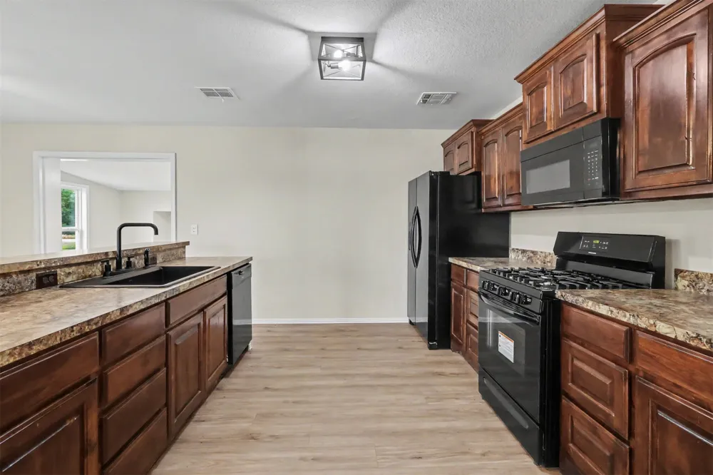 1915 S Lenapah Avenue Skiatook, OK 74070