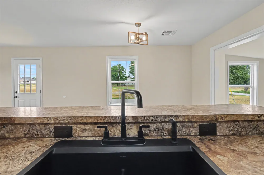 1915 S Lenapah Avenue Skiatook, OK 74070