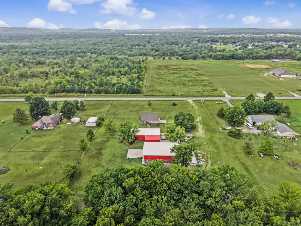 1915 S Lenapah Avenue Skiatook, OK 74070
