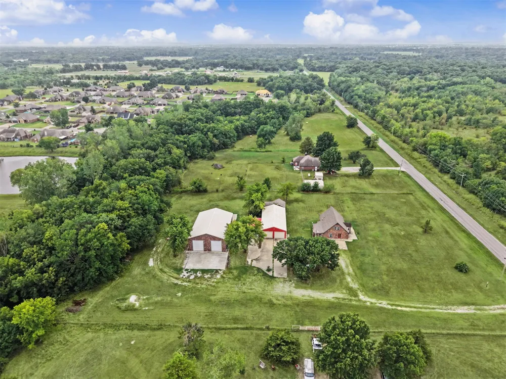 1915 S Lenapah Avenue Skiatook, OK 74070