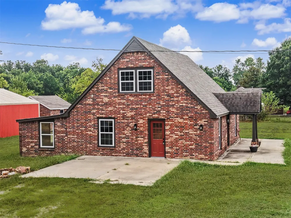 1915 S Lenapah Avenue Skiatook, OK 74070