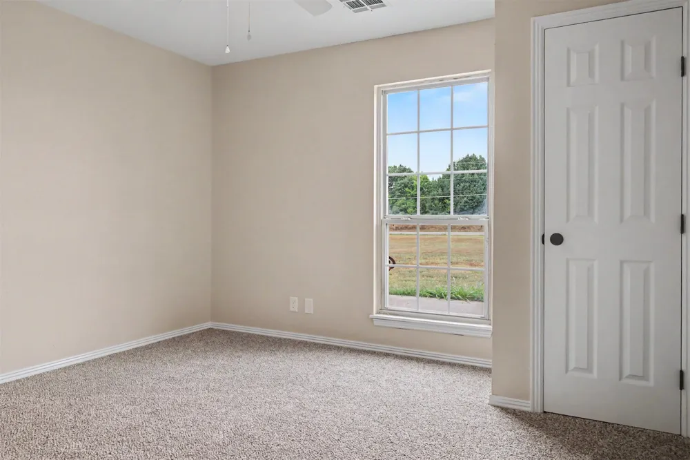 1915 S Lenapah Avenue Skiatook, OK 74070
