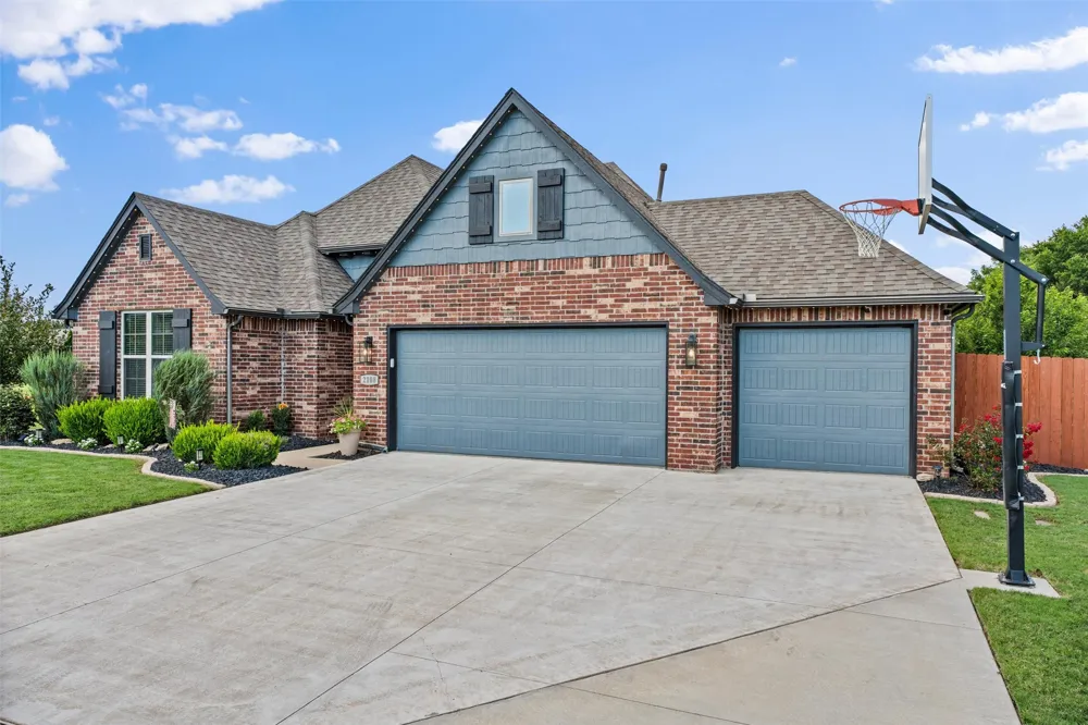 2108 Lester Avenue Bartlesville, OK 74006