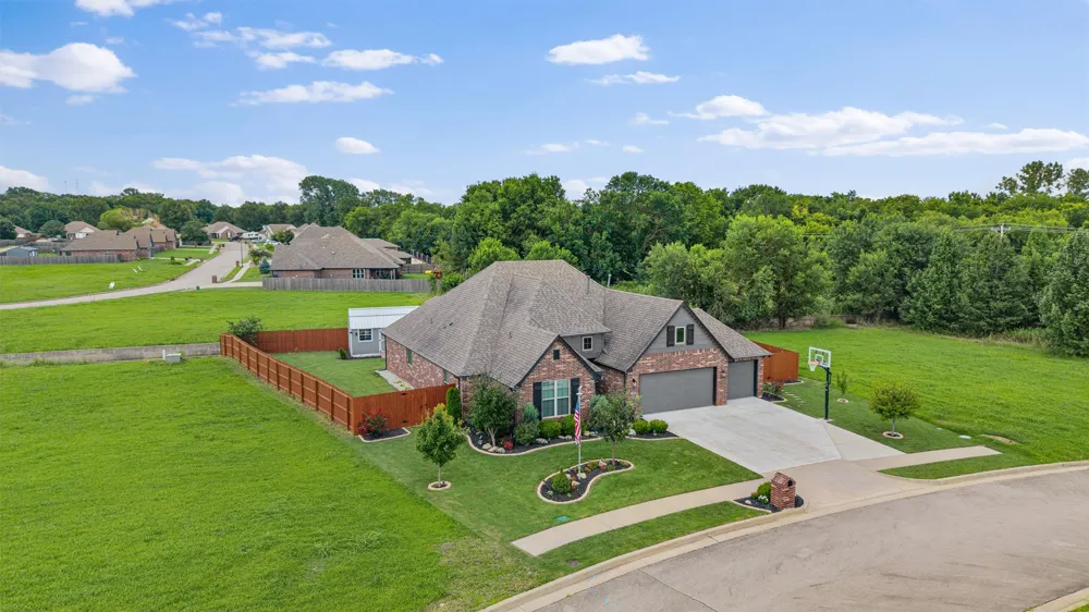 2108 Lester Avenue Bartlesville, OK 74006