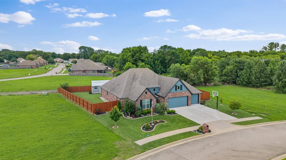 2108 Lester Avenue Bartlesville, OK 74006