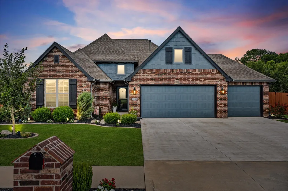 2108 Lester Avenue Bartlesville, OK 74006