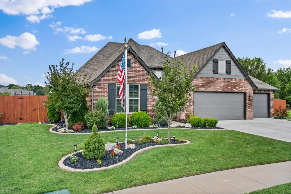 2108 Lester Avenue Bartlesville, OK 74006