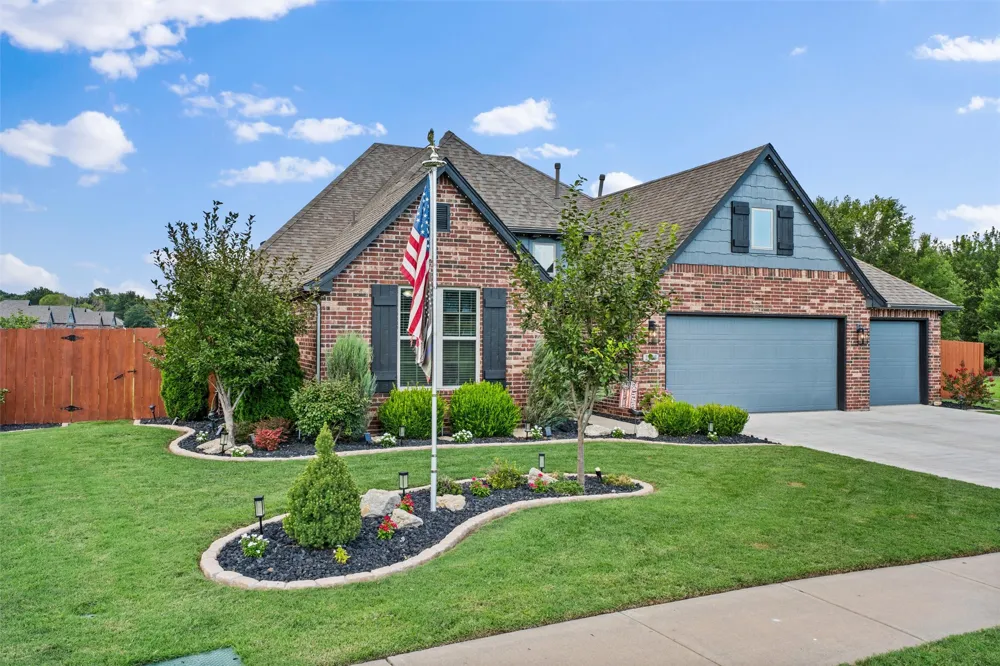 2108 Lester Avenue Bartlesville, OK 74006