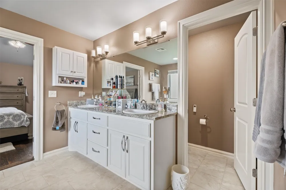 2108 Lester Avenue Bartlesville, OK 74006