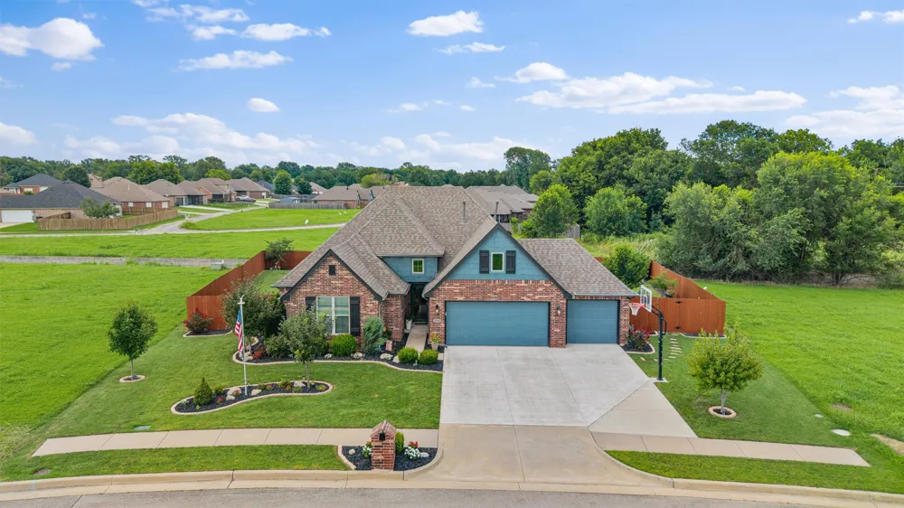 2108 Lester Avenue Bartlesville, OK 74006