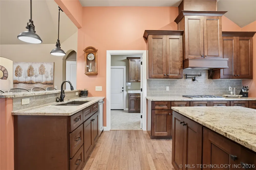 647 E Huntsville Place Broken Arrow, OK 74011