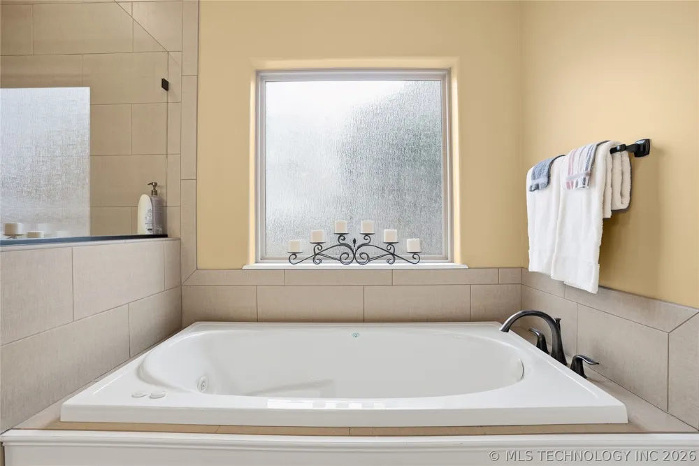 647 E Huntsville Place Broken Arrow, OK 74011