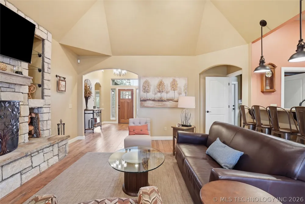 647 E Huntsville Place Broken Arrow, OK 74011