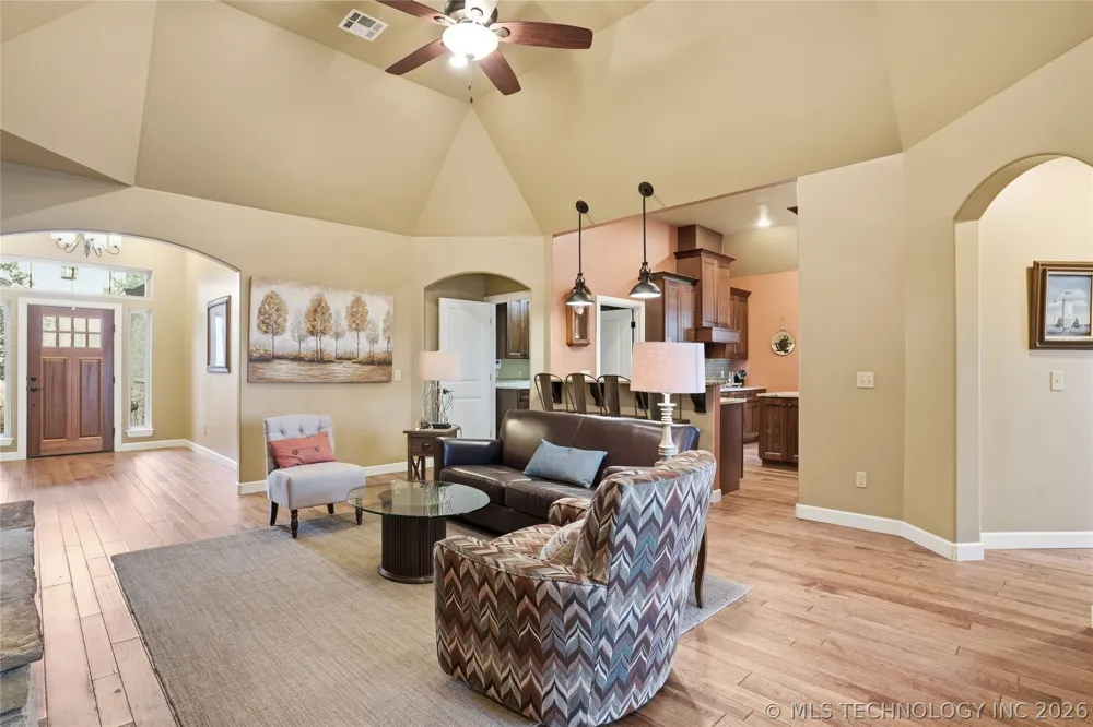 647 E Huntsville Place Broken Arrow, OK 74011
