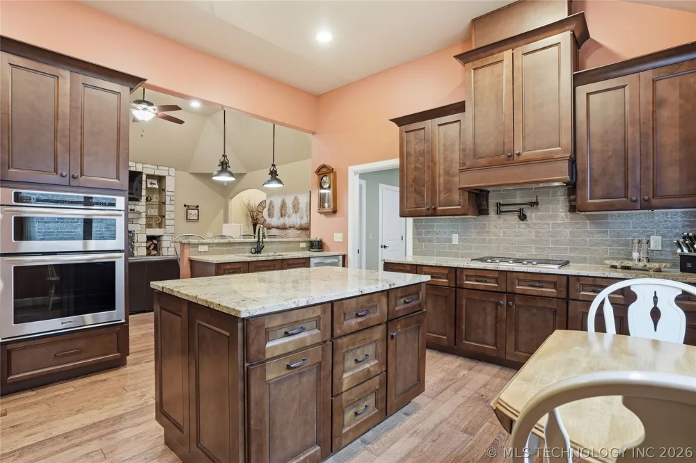 647 E Huntsville Place Broken Arrow, OK 74011