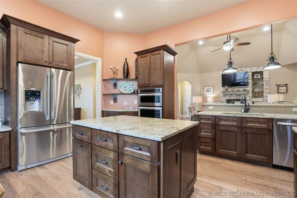 647 E Huntsville Place Broken Arrow, OK 74011