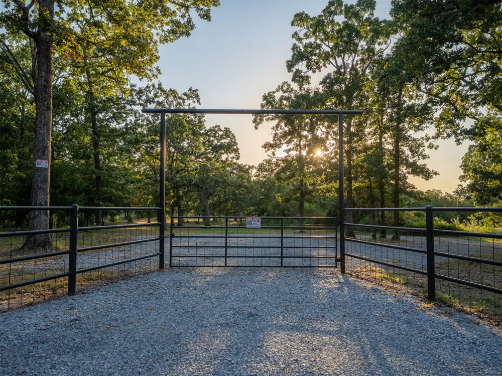 2 4450 ROAD Locust Grove, OK 74352