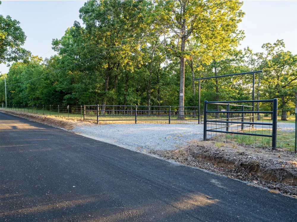 2 4450 ROAD Locust Grove, OK 74352