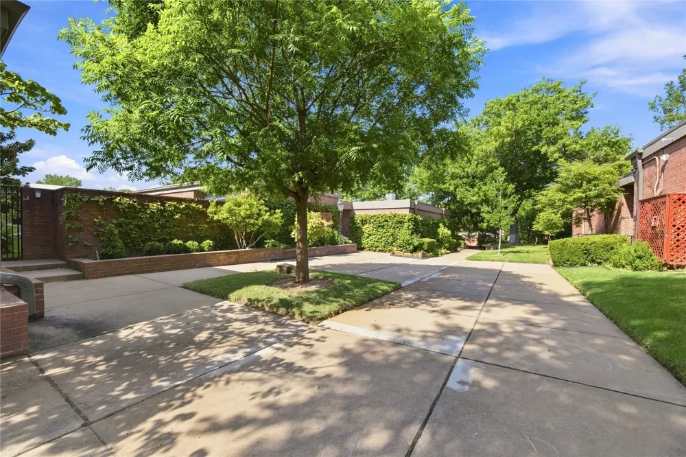 2427 E 72nd Street #5-C-2 Tulsa, OK 74136