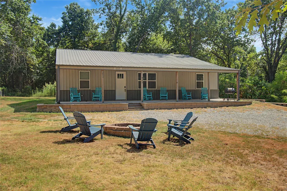 232 Oak Hollow Road Eufaula, OK 74432