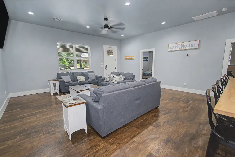 232 Oak Hollow Road Eufaula, OK 74432