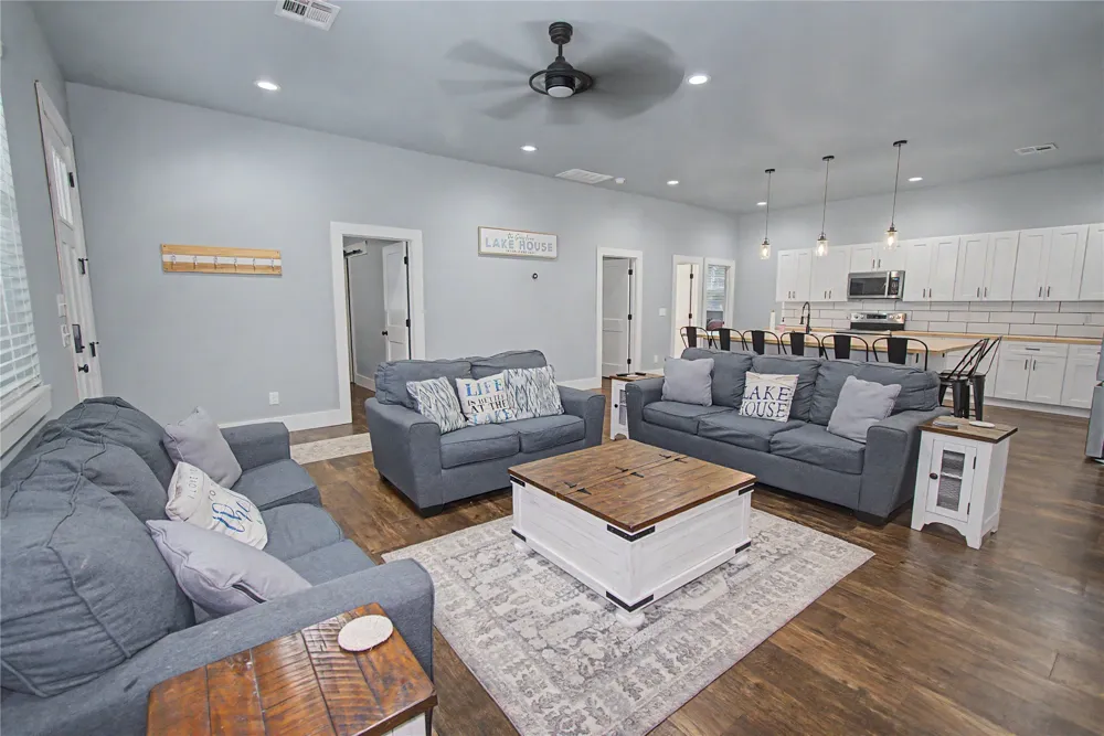 232 Oak Hollow Road Eufaula, OK 74432