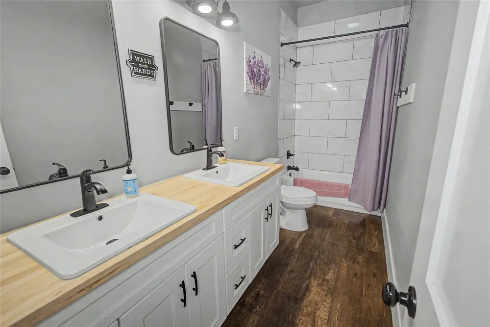 232 Oak Hollow Road Eufaula, OK 74432