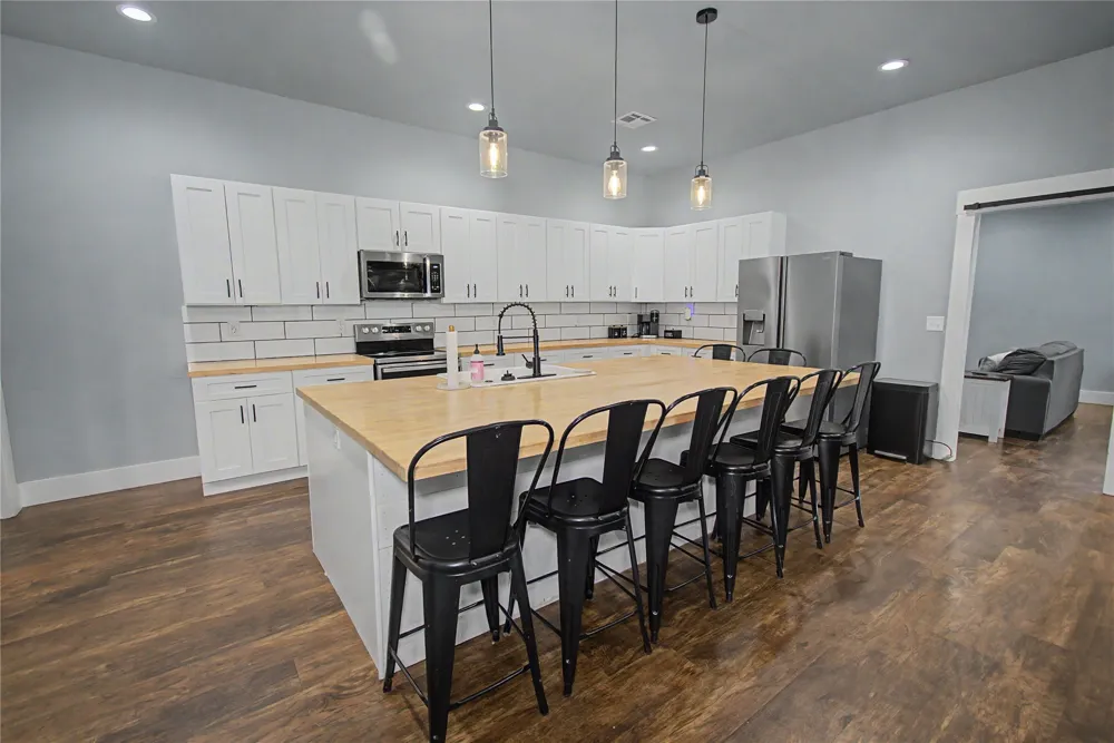 232 Oak Hollow Road Eufaula, OK 74432