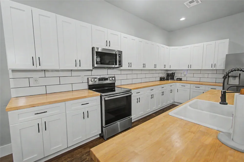 232 Oak Hollow Road Eufaula, OK 74432