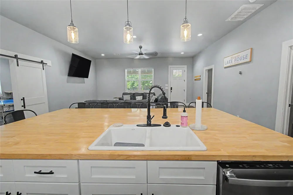 232 Oak Hollow Road Eufaula, OK 74432