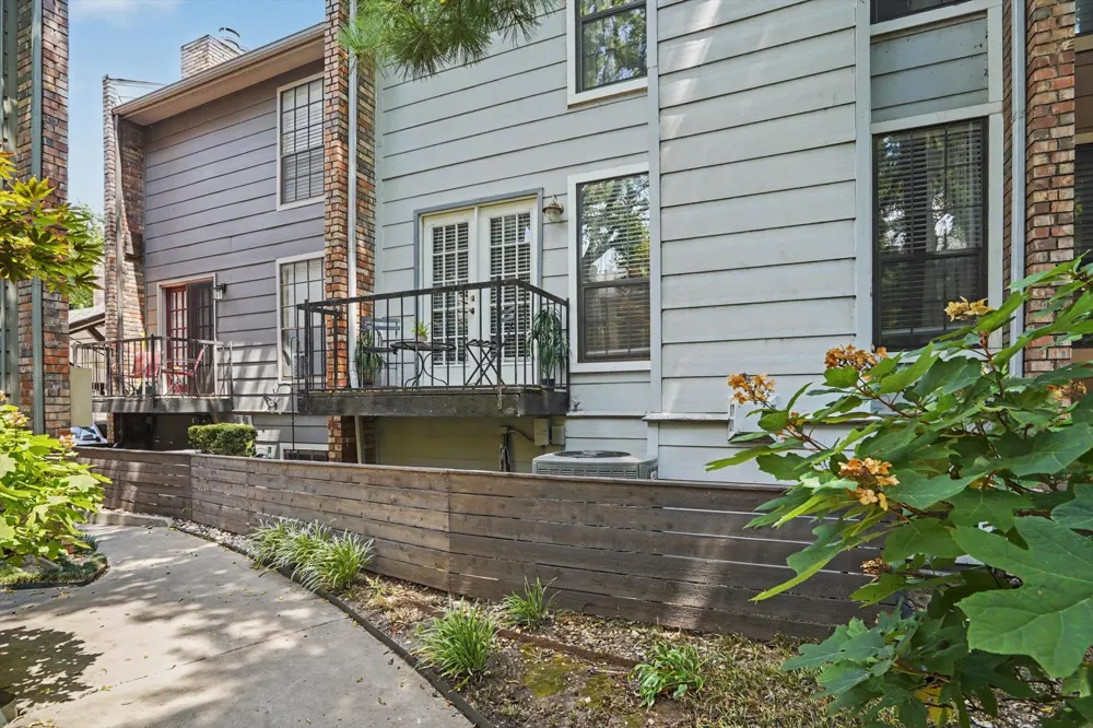 1736 S Cheyenne Avenue #20 Tulsa, OK 74119