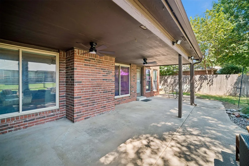 3705 W Canton Street Broken Arrow, OK 74012