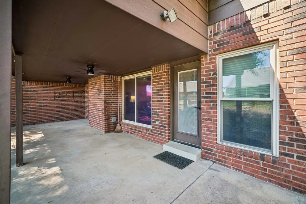 3705 W Canton Street Broken Arrow, OK 74012