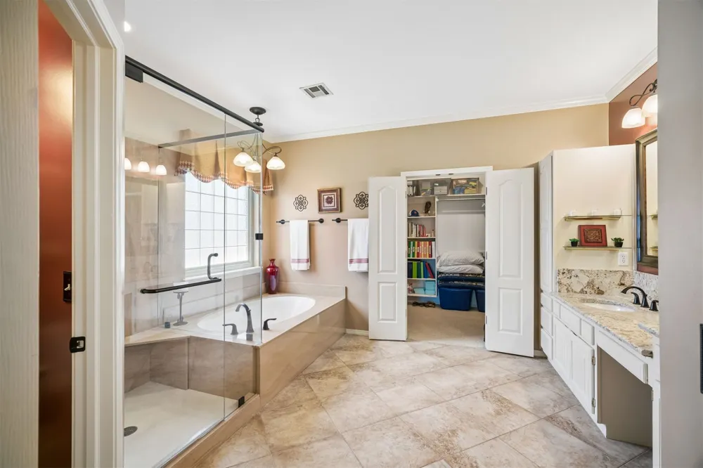3705 W Canton Street Broken Arrow, OK 74012