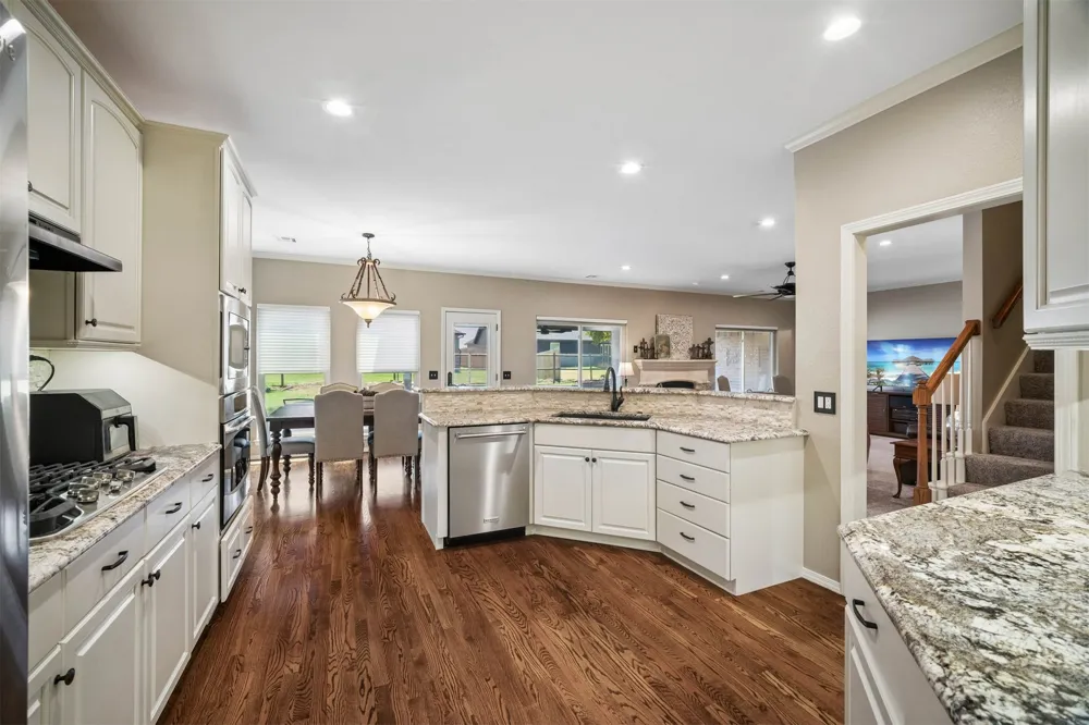 3705 W Canton Street Broken Arrow, OK 74012