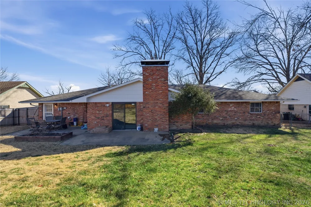 1037 Meadow Drive Bartlesville, OK 74006